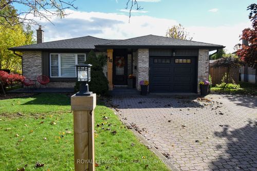 14 Eastfield Crt, Saint Catharines, ON, L2M6V1 | Card Image