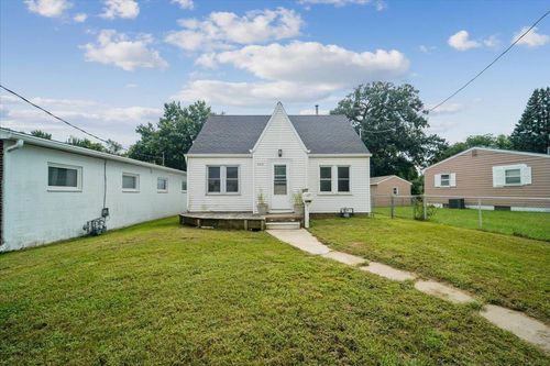 2215 Falls Ave, Waterloo, IA, 50701-5705 | Card Image