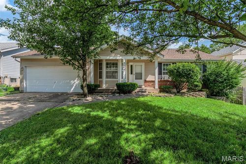 4540 Cambrook Dr, Saint Charles, MO, 63304-8714 | Card Image