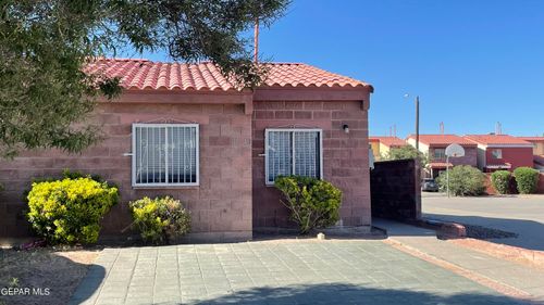 11040 Sunshine Ct, El Paso, TX, 79936-1063 | Card Image
