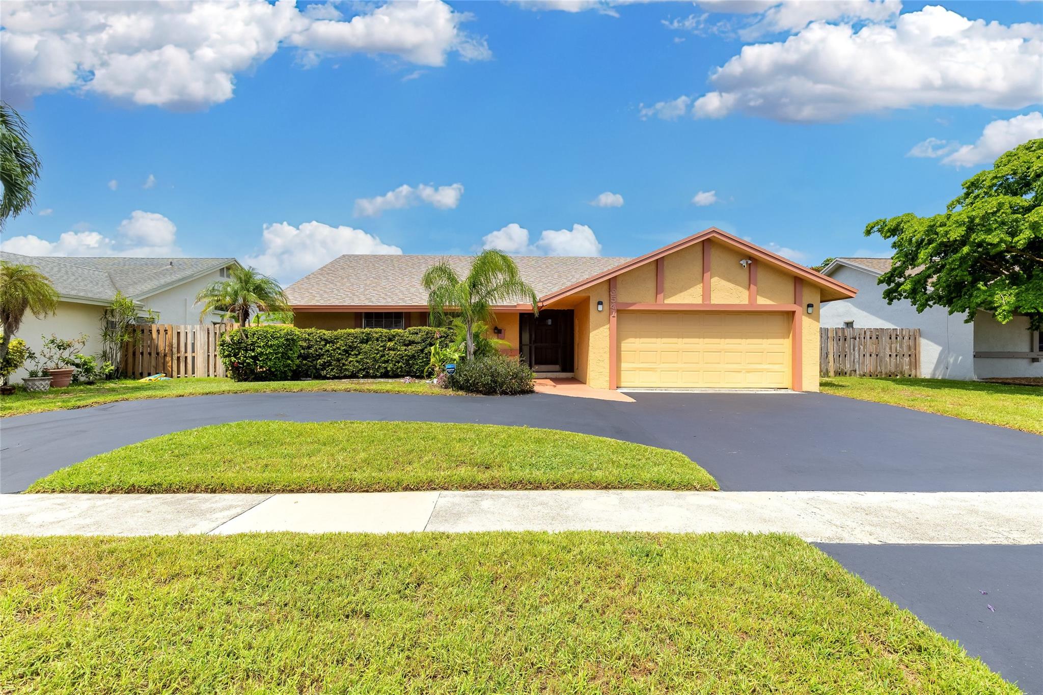 31st Pl, Sunrise, FL 33351