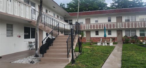 8b-1555 N 12th Ct, Hollywood, FL, 33019-3218 | Card Image