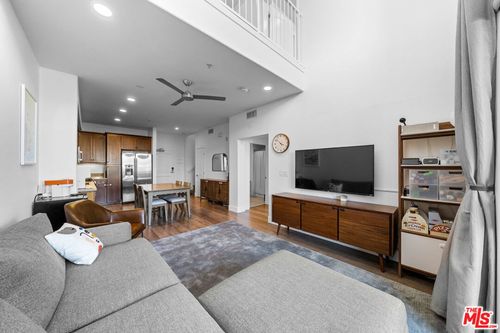 233-629 Traction Ave, Los Angeles, CA, 90013-1686 | Card Image