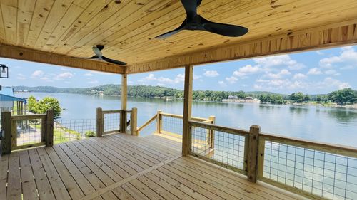 1109 River Front Dr, Clifton, TN, 38425-2911 | Card Image