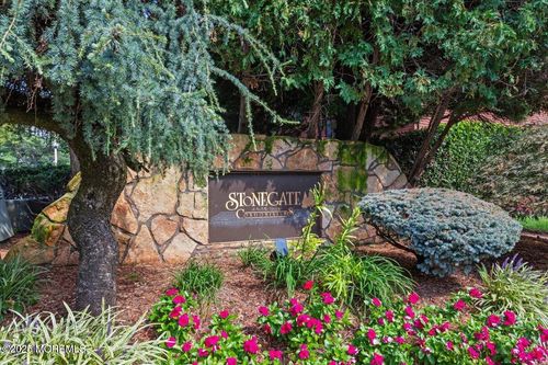 18-31 Sherry Ln, Saddle Brook, NJ, 07663-5936 | Card Image