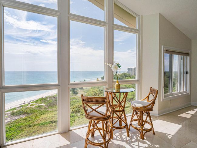 PH6 - 3870 N Highway A1a, Condo with 2 bedrooms, 2 bathrooms and null parking in Hutchinson Island FL | Image 17