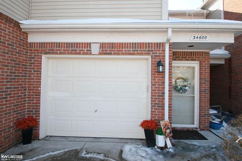 34600 Northrup Dr, Chesterfield, MI, 48047-3184 | Card Image