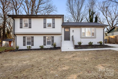 6133 Eagle Peak Dr, Charlotte, NC, 28214-2223 | Card Image