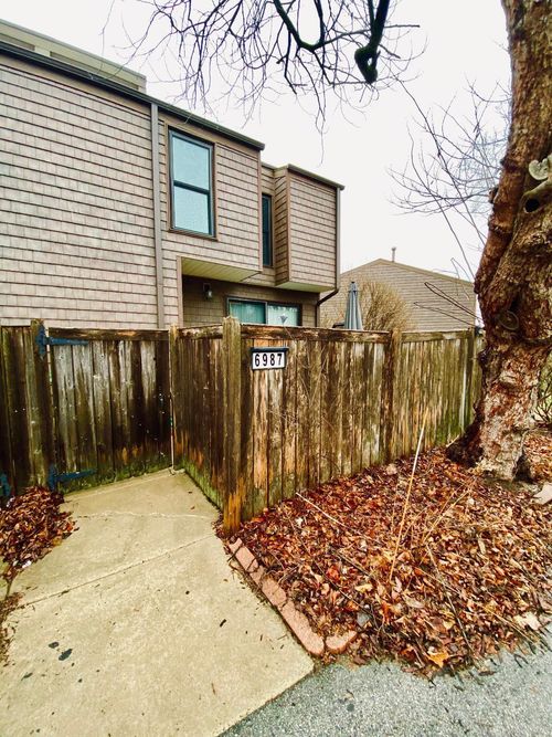 6987 W Glenbrook Rd, Milwaukee, WI, 53223-1111 | Card Image