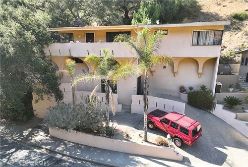 2567 E Chevy Chase Dr, Glendale, CA, 91206-1851 | Card Image
