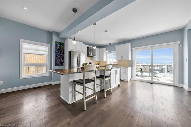 11 Sundial Cres, House other with 5 bedrooms, 3 bathrooms and 6 parking in Dundas ON | Image 8