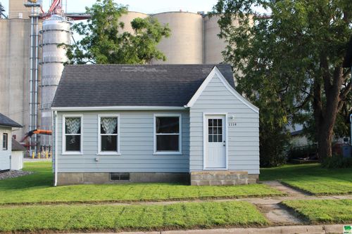 1114 1st St, Hull, IA, 51239-7709 | Card Image