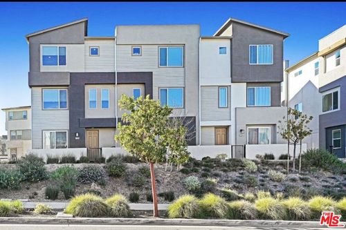 27566 Manzanita Way, Valencia, CA, 91381-2196 | Card Image