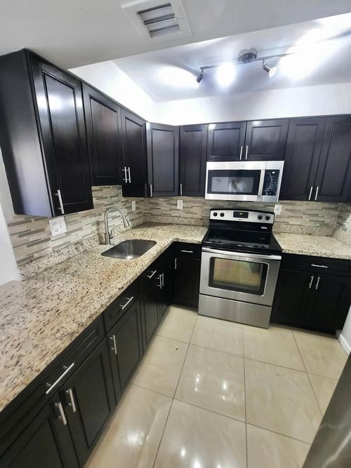 28-706 Executive Center Dr, West Palm Beach, FL, 33401-8677 | Card Image