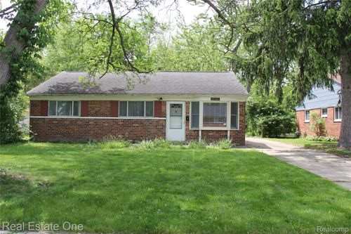 28051 Stuart Ave, Southfield, MI, 48076-2931 | Card Image