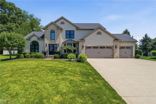 3530 Lamb Cir Nw, North Canton, OH, 44720-8267 | Card Image
