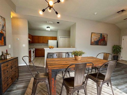 ab-1717 Constantino Circle, Austin, TX, 78745 | Card Image