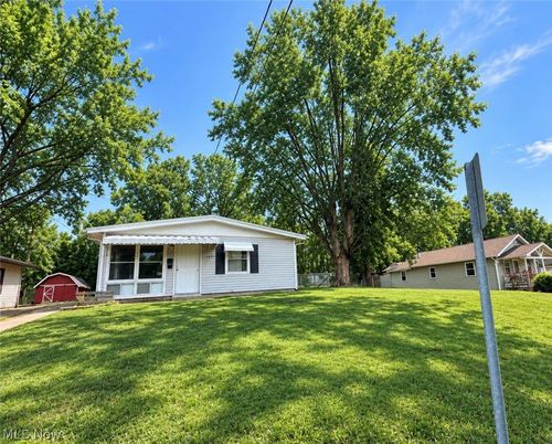 1029 Chester St, Zanesville, OH, 43701-5720 | Card Image