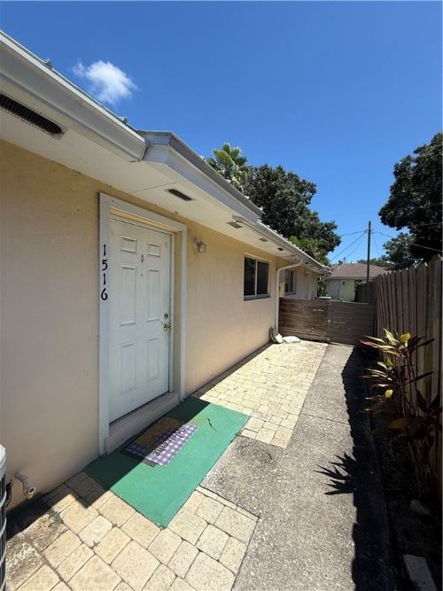 1516 43rd Ave, Vero Beach, FL, 32960-2678 | Card Image