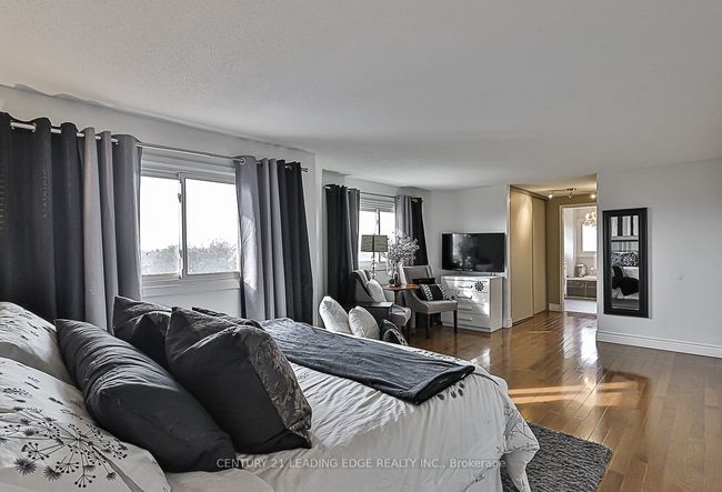 724 Barnes Cres, House other with 5 bedrooms, 4 bathrooms and 6 parking in Oshawa ON | Image 22