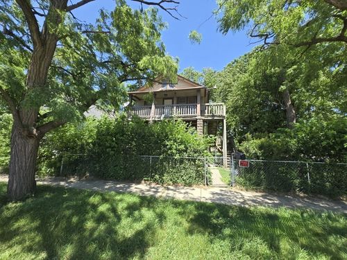 630 Belle Ct, Phoenix, IL, 60426-2614 | Card Image