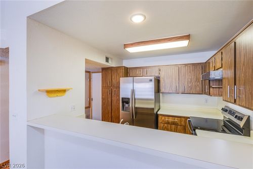 140-5568 Orchard Ln, Las Vegas, NV, 89110-4972 | Card Image