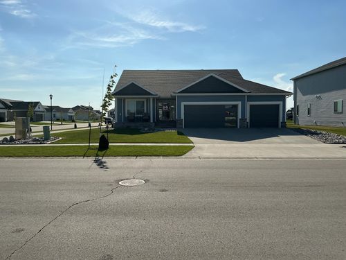 8853 Meadowlark Pkwy, Horace, ND, 58047-3703 | Card Image