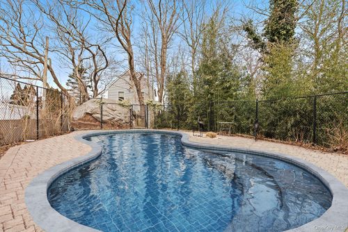 23 Park Pl, Baiting Hollow, NY, 11933-1114 | Card Image