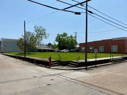 201 Jefferson St, Abbeville, LA, 70510-5905 | Card Image