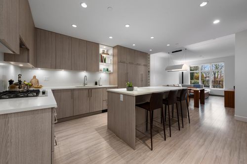 110-733 E 3rd St, North Vancouver, BC, V7L1G8 | Card Image