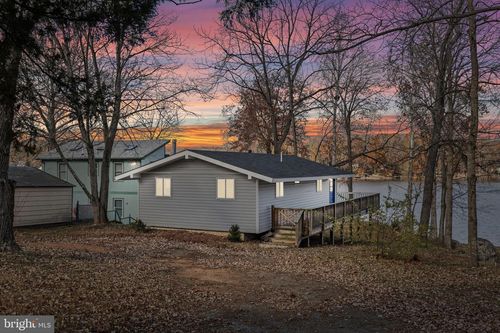 1262 S Lakeshore Dr, LOUISA, VA, 23093-5737 | Card Image