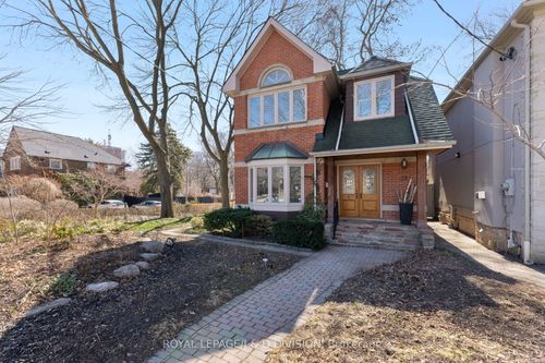 77 Chaplin Crescent, York, ON, M5P1A4 | Card Image