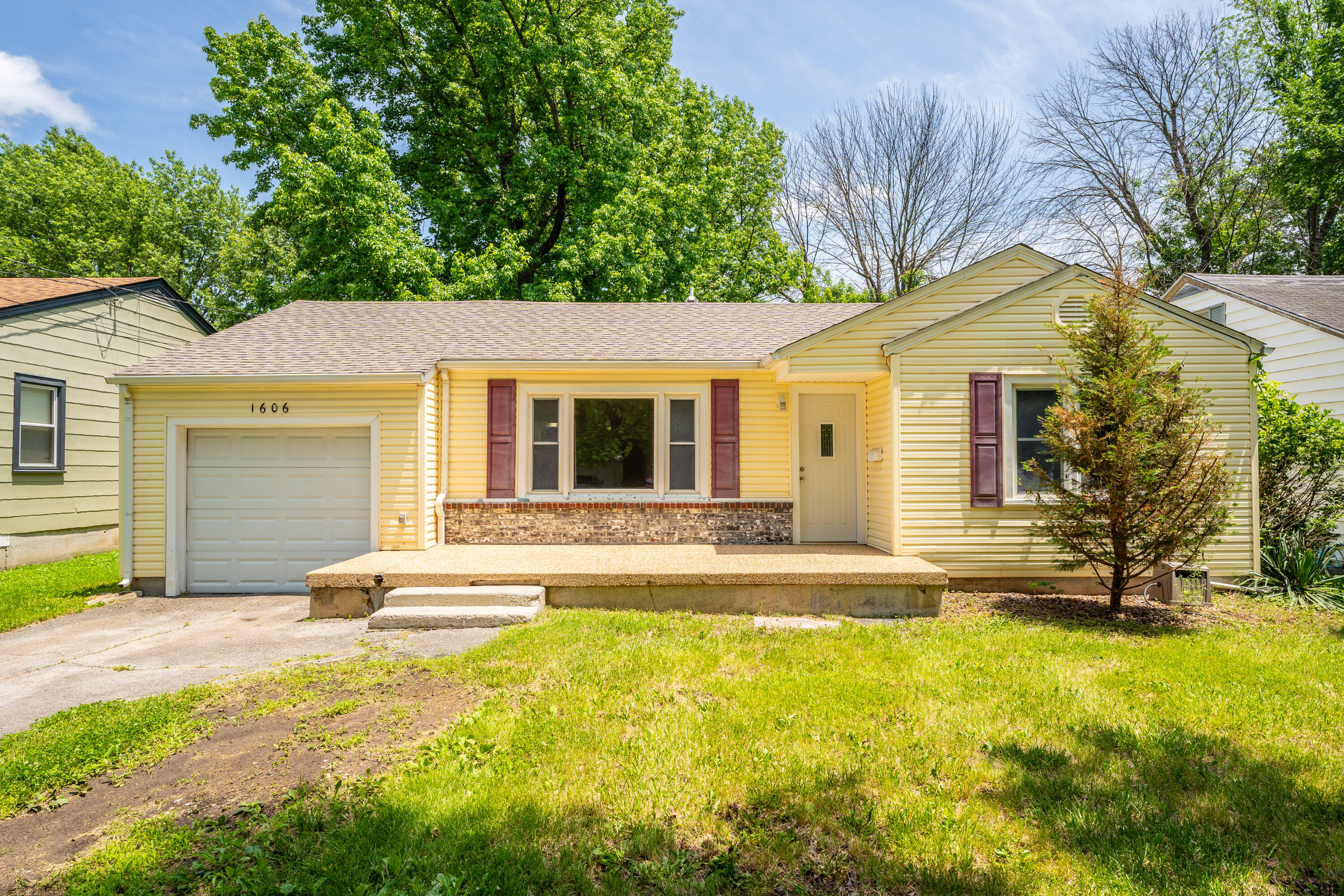Waverly Ave, Springfield, MO 65803