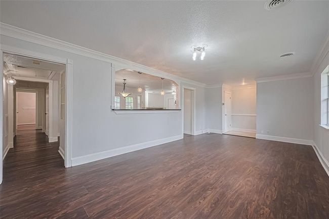 8045 Ridgeview Dr, House other with 3 bedrooms, 2 bathrooms and 1 parking in Houston TX | Image 6