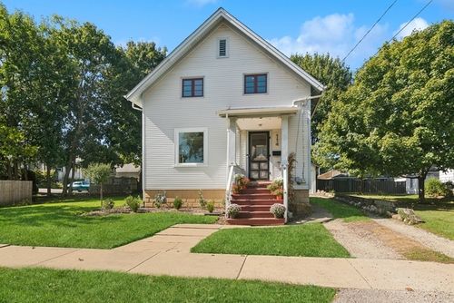 114 Harrison St, Barrington, IL, 60010-3007 | Card Image