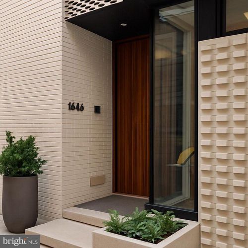 1646 Carlton St, PHILADELPHIA, PA, 19103-1227 | Card Image