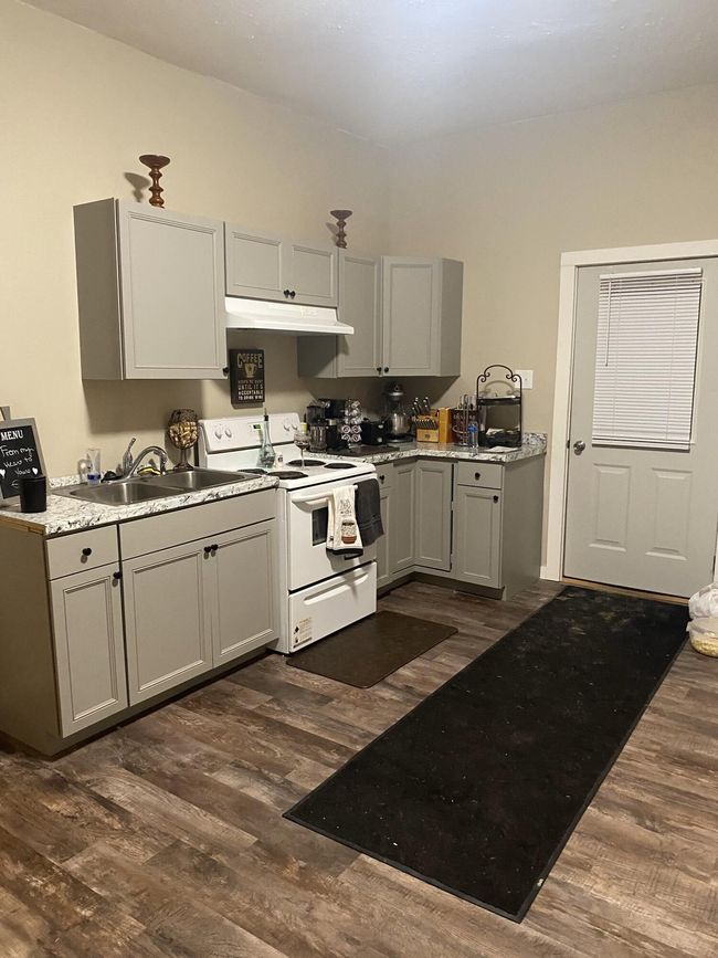 725 Washington St, Home with 0 bedrooms, 0 bathrooms and 4 parking in Lakeview MI | Image 9