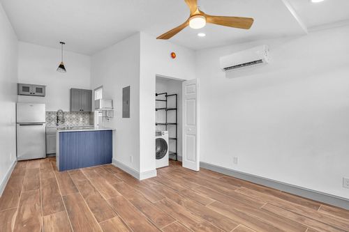 2i-4011 36th Court, West Palm Beach, FL, 33407 | Card Image