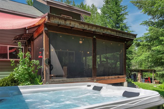 Saline hot tub for year round pleasure, very private | Image 52
