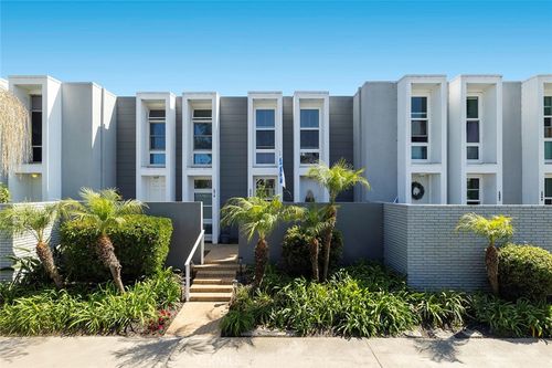 4006 Aladdin Dr, Huntington Beach, CA, 92649-4225 | Card Image