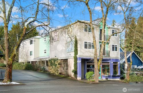 2a-9517 35th Ave Ne, Seattle, WA, 98115-2570 | Card Image