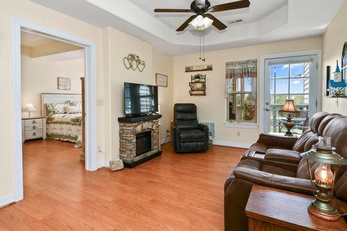 214-180 Grace Chapel Rd, Blue Eye, MO, 65611-4208 | Card Image