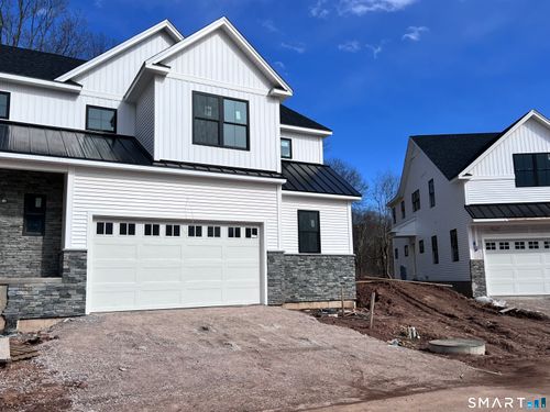 26-26 Village Cir, Guilford, CT, 06437-5312 | Card Image
