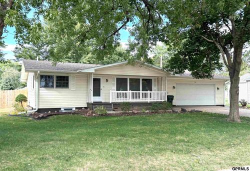 1126 B St, Geneva, NE, 68361-2915 | Card Image