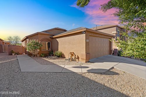 2464 E Camino Malcote, Tucson, AZ, 85706-5134 | Card Image