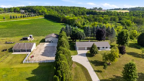 1918 County Road H, Kewaskum, WI, 53040-9244 | Card Image