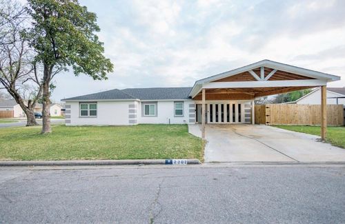 2202 4th St, Galena Park, TX, 77547-2704 | Card Image