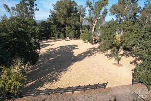 530 Peru Rd, Sonoma, CA, 95476-7941 | Card Image