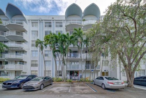 206-498 Nw 165th Street Rd, Miami, FL, 33169-6467 | Card Image