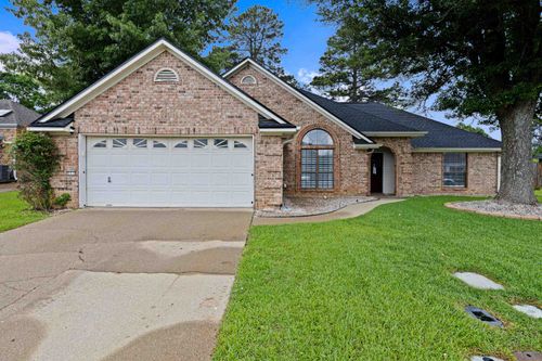 211 Millstone Ln, Longview, TX, 75604-1454 | Card Image